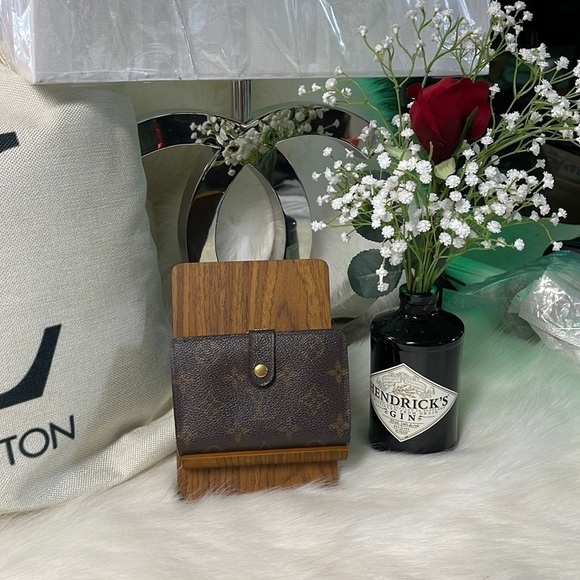 Authentic LOUIS VUITTON MONOGRAM PORTE KISSLOCK WALLET​